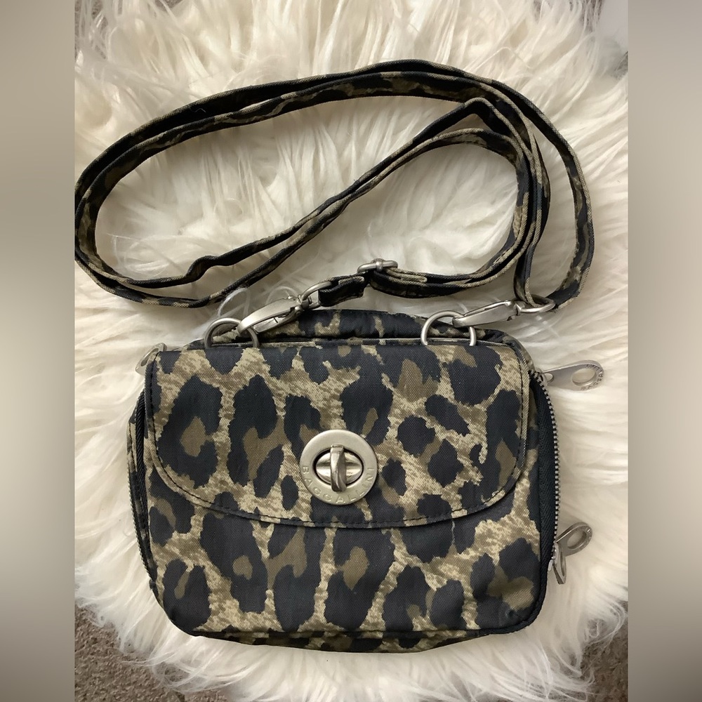 Baggallini Cheetah Print Crossbody